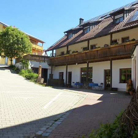 ホテル Blaue Traube Gebenbach エクステリア 写真